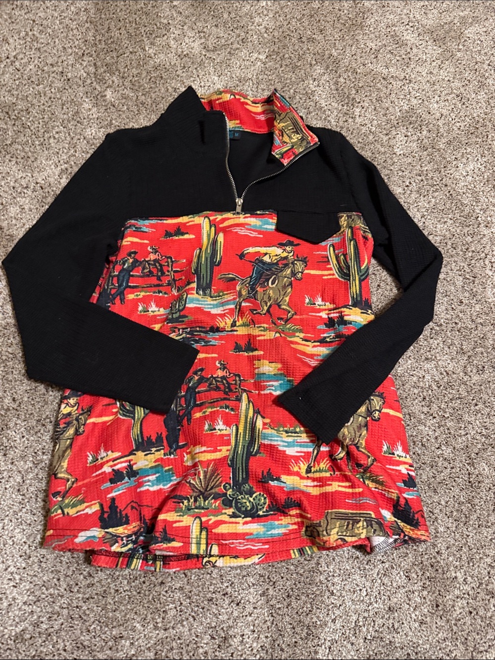 Women’s Black & Red Western-Print Half-Zip Pullover